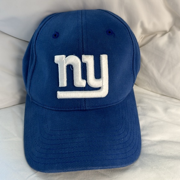 NY Giants hat- Great condition - Picture 3 of 3